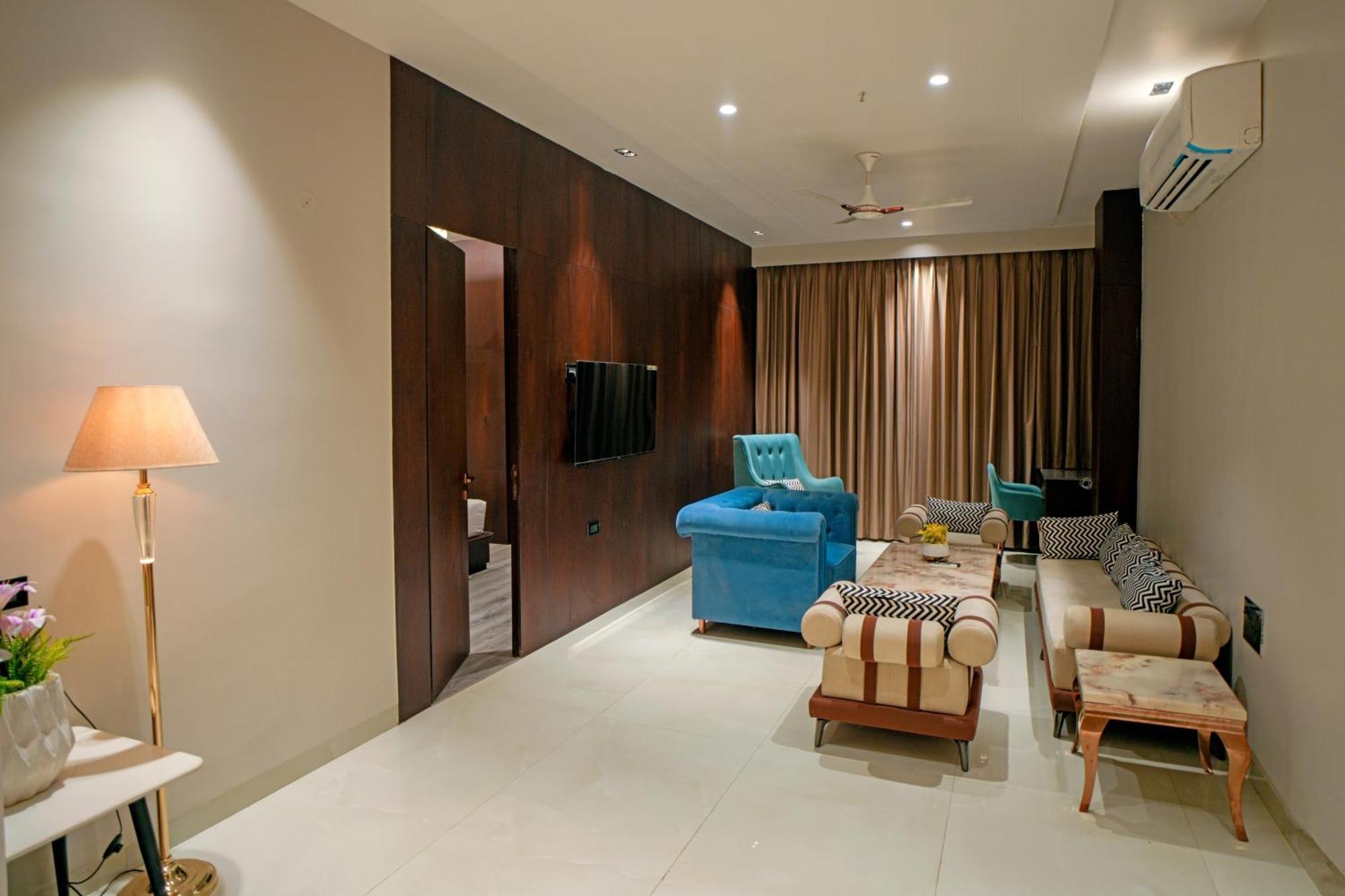 Hotel Midas Inn Mathura Dış mekan fotoğraf