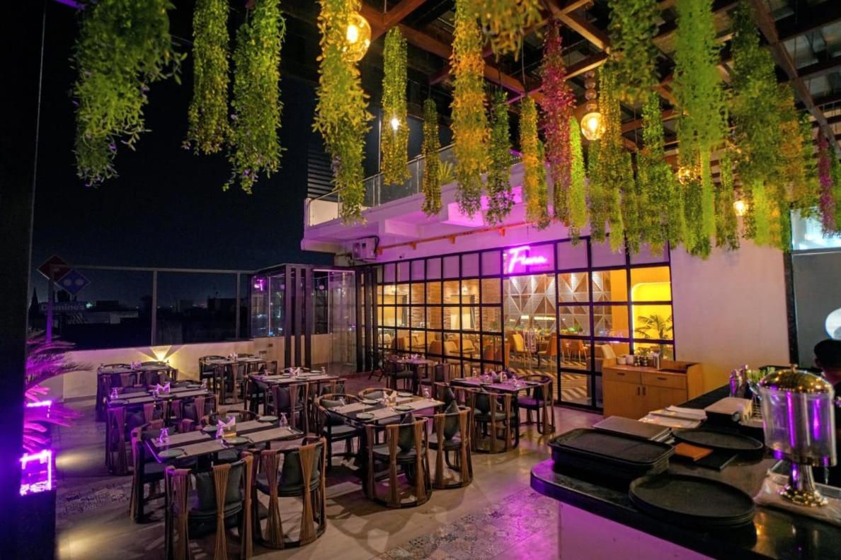 Hotel Midas Inn Mathura Dış mekan fotoğraf